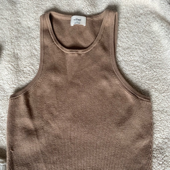 Aritzia- Wilfred clutch sweater tank - Picture 3 of 5
